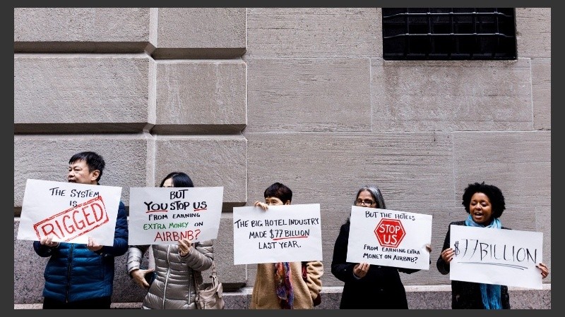 En Nueva York hubo una manifestación a favor de la medida de la empresa.