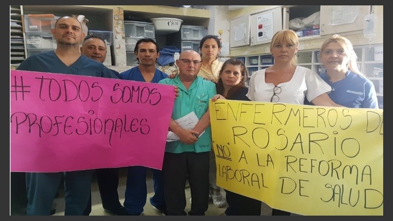 Enfermeras y enfermeros piden que la Ley provincial Nº 9282/83 los incluya como profesionales. 