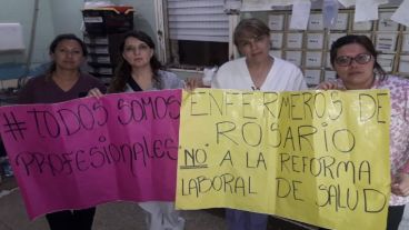 Enfermeras quieren que la Ley provincial Nº 9282/83 los incluya como profesionales.
