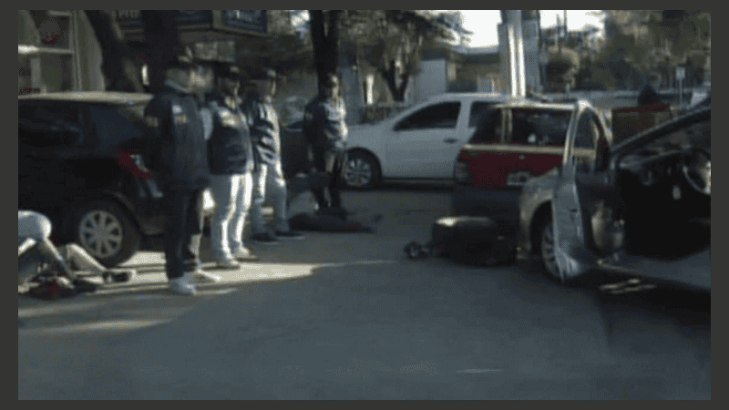 Aseguran que los secuestradores querían quemar el auto.