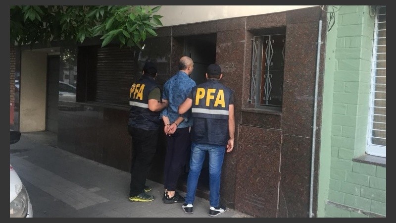 Campillo fue detenido y luego llevado a la División Antidrogas de la Policía Federal.