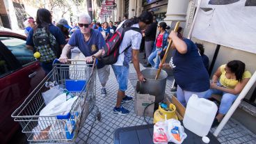 Se realizó una olla popular frente al supermercado Coto de calle Urquiza.