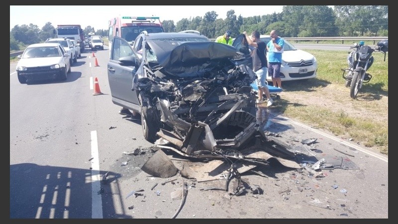 Así quedó la camioneta de la diputada Vucasovich.