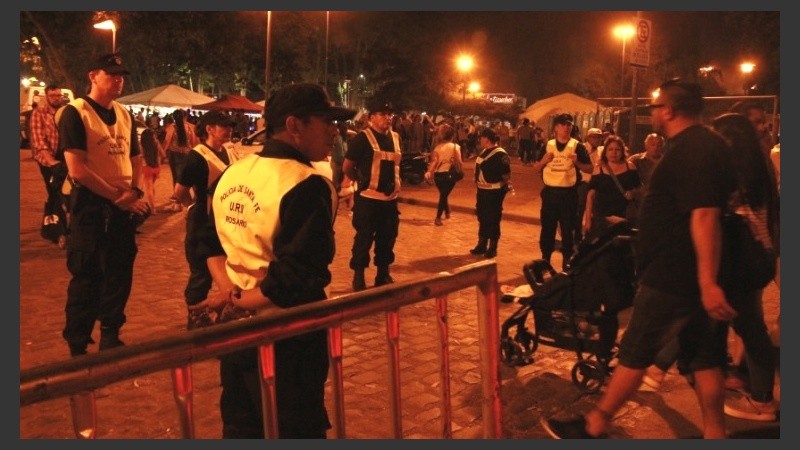 Unos 200 policías participaron del operativo.