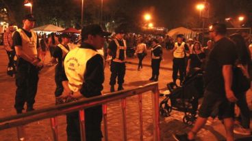 Unos 200 policías participaron del operativo.