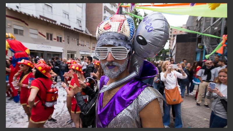 Un ¿alien? de visita por la ciudad.