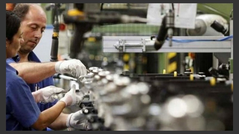 La proporción de industrias en baja fue del 52,8 %, 4,2 puntos menor al 57 % de enero, según la Came.