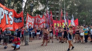Las organizaciones se reunirán desde las 17 en plaza San Martín.