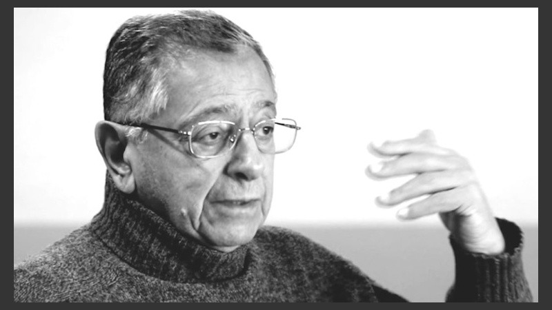 Entre otros créditos, Grela es miembro de número del Colegio de Compositores Latinoamericanos.