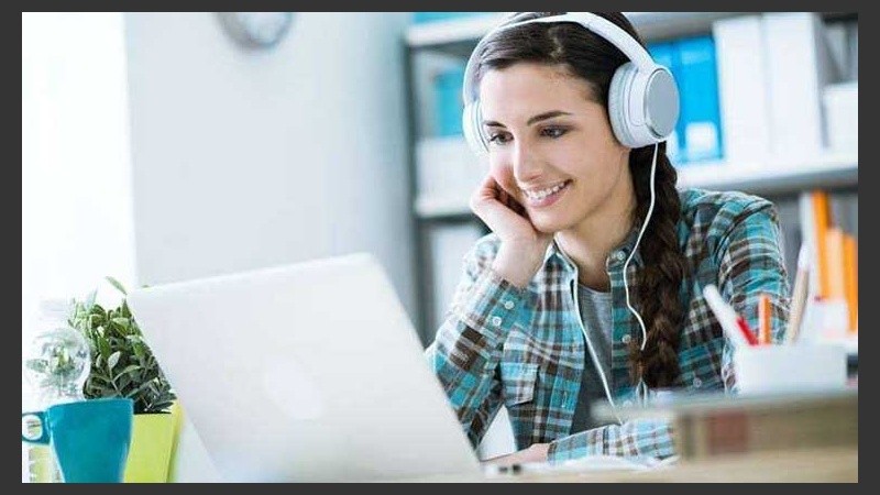 En un mundo hiperconectado, aprender idiomas resulta esencial. Y hacerlo online resulta muy provechoso.