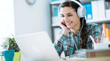 En un mundo hiperconectado, aprender idiomas resulta esencial. Y hacerlo online resulta muy provechoso.