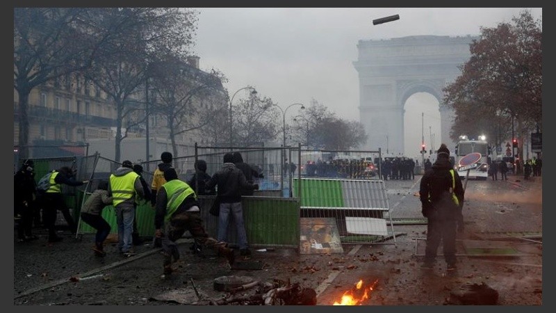 Los disturbios en el sitio emblemático de París. 