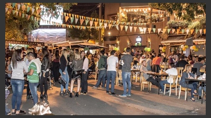Corte de la cuadra de Pichincha durante la noche de San Patricio.