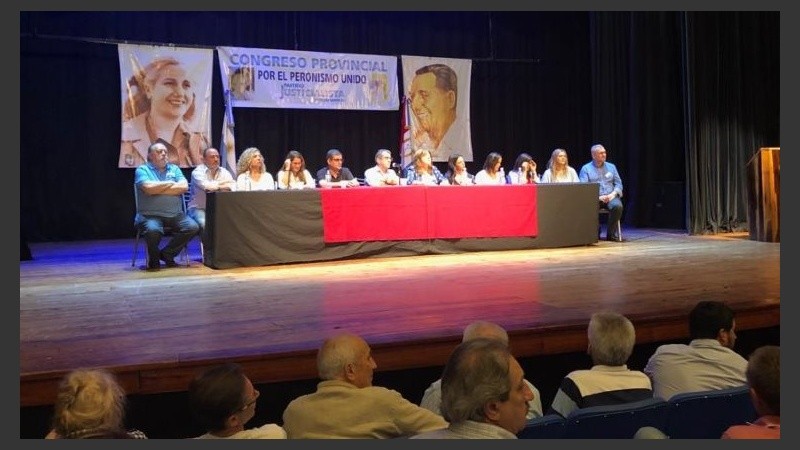 Unidad y paridad, los ejes del congreso en Santa Fe.