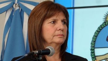 Para Bullrich, los paros con piquetes son "poco democráticos".