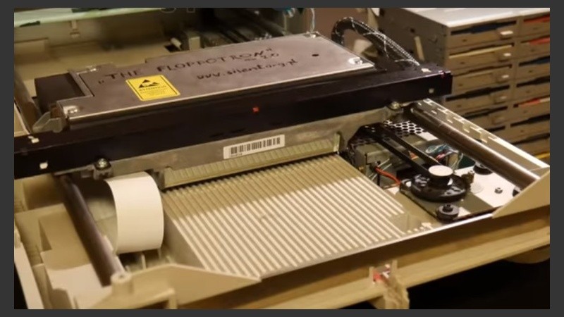 Con este team, Floppotron grabó “Despacito” y “Rapsodia Bohemia”, entre otros clásicos del pop y rock internacional.