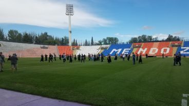 El estadio de Mendoza se prepara para la final de la Copa Argentina.