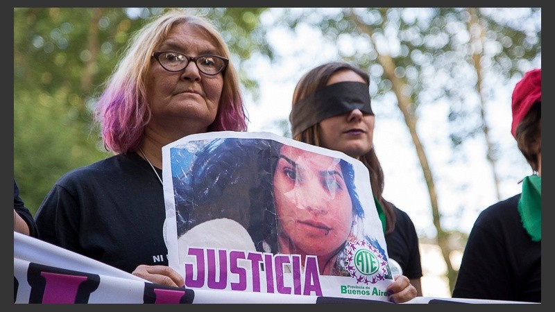 Un cartel reclamando Justicia por Lucía Pérez.
