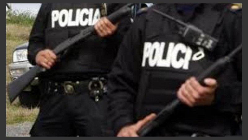 El nuevo protocolo autoriza a los agentes federales a emplear armas de fuego en defensa propia, para impedir un delito o para frenar el escape.