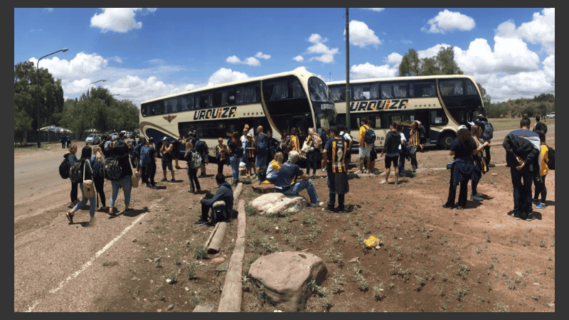Los colectivos canallas rumbo a Mendoza.