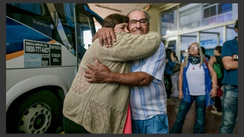 Los hermanos pudieron darse un abrazo 60 años después.