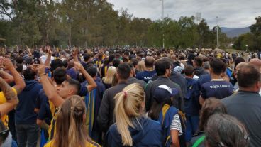 El hincha falleció cuando ingresaba al estadio mendocino.