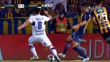 El caño de Caruzzo ante Faravelli.