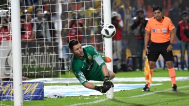 Ledesma ataja el segundo penal. Central empezaba a acariciar el título.