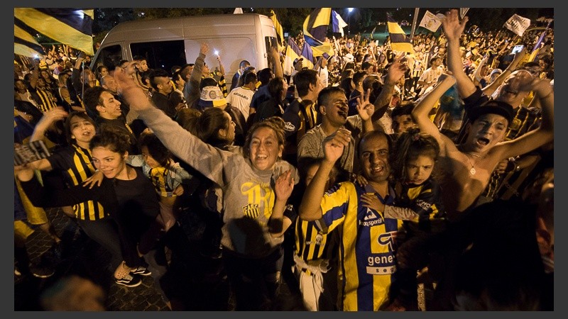 Los hinchas contentos. Central vuelve a ser campeón.