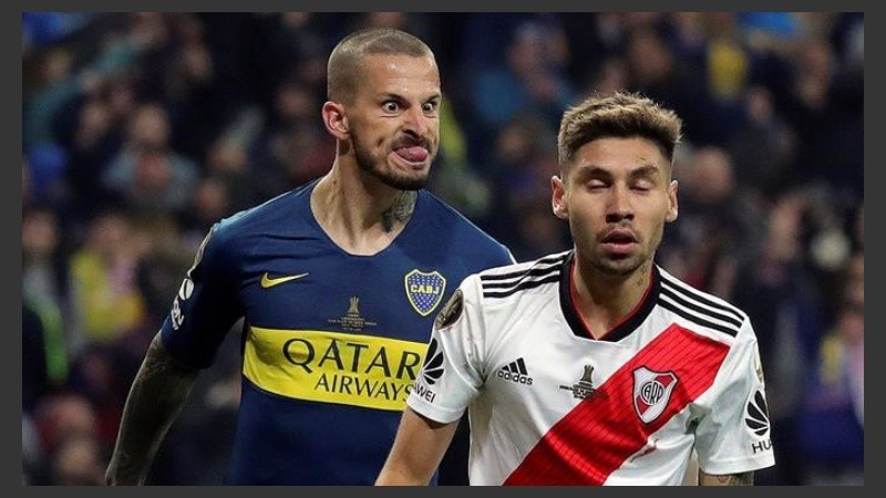 El gesto de Benedetto tras convertir el primer gol del partido.