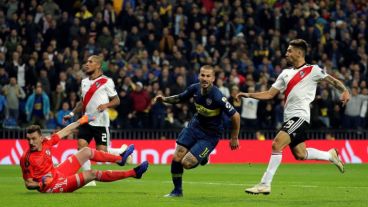 Benedetto tuvo la primera y facturó un golazo.