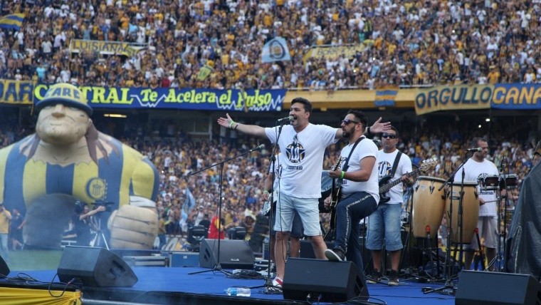 MÃºsica, color, hinchas y alegrÃ­a en el Gigante de Arroyito.