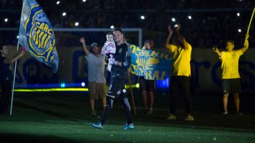Hinchas y jugadores festejaron el título de Copa Argentina en un Gigante colmado.