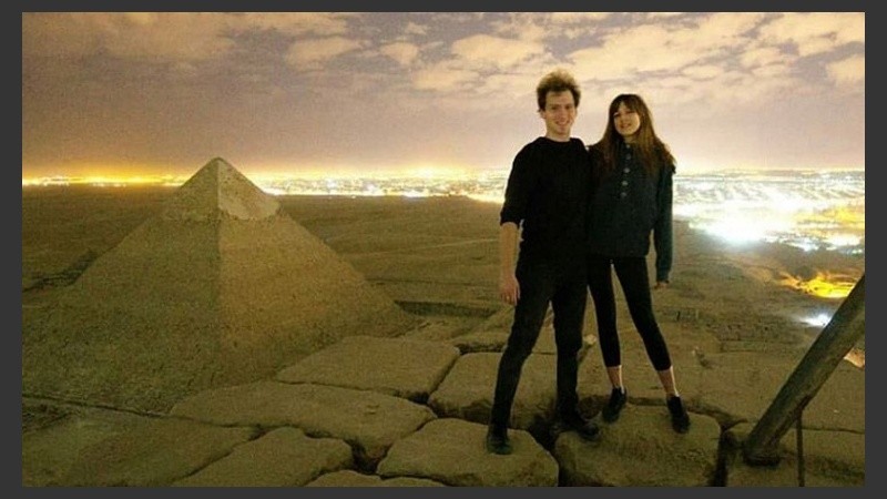 La pareja que realizó la polémica publicación. 