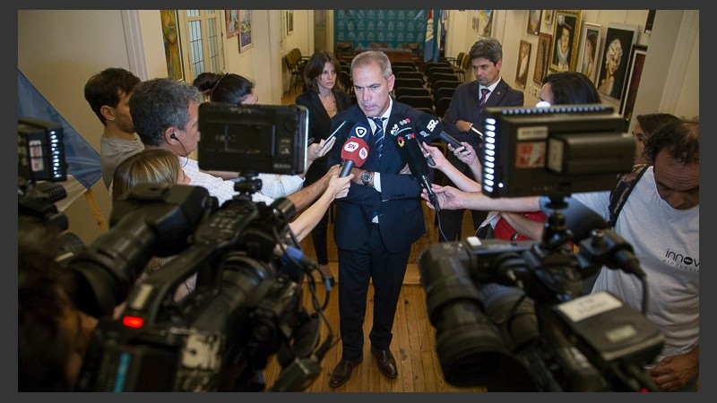 La conferencia de prensa en el Colegio de Magistrados.