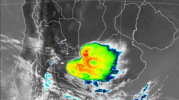 El fenómeno meteorológico avanzaba de sur a norte por la tarde.