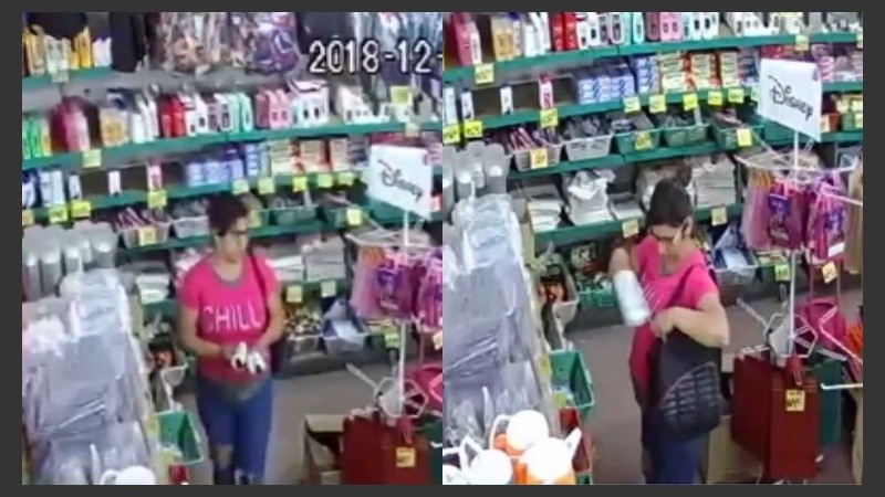 La mujer que robó una decena de botellas de shampoo quedó grabada.
