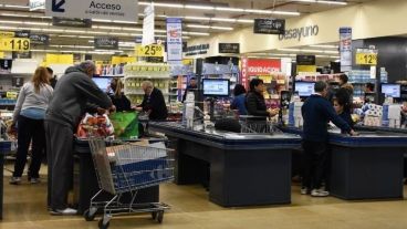 Los supermercados ofrecerán descuentos a clientes del Banco Nación.
