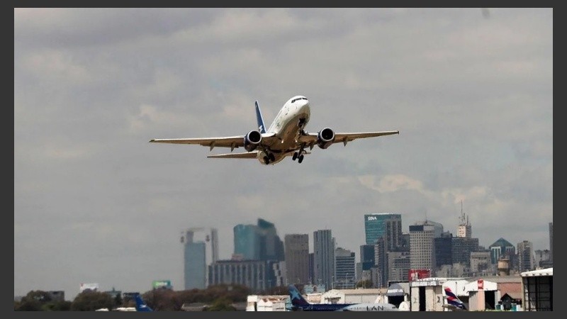Los aeropuertos operarán con normalidad jueves y viernes.