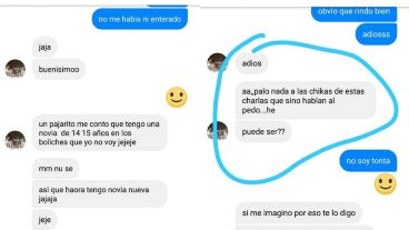 Los mensajes de texto que le enviaba el profesor a la chica de 14 años.