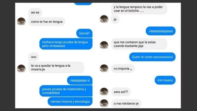 Los mensajes que el profesor le enviaba a la adolescente de 14 años.