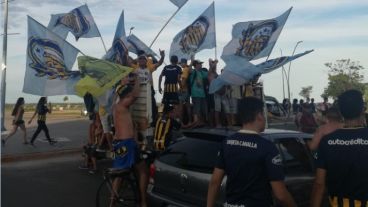 La costanera se tiñó de auriazul.