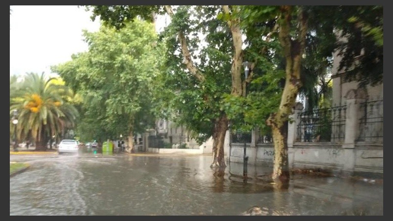 La esquina de San Lorenzo y bulevar Oroño.
