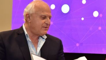 El mandatario provincial afirmó que Lavagna es una "figura prestigiosa" para la política.