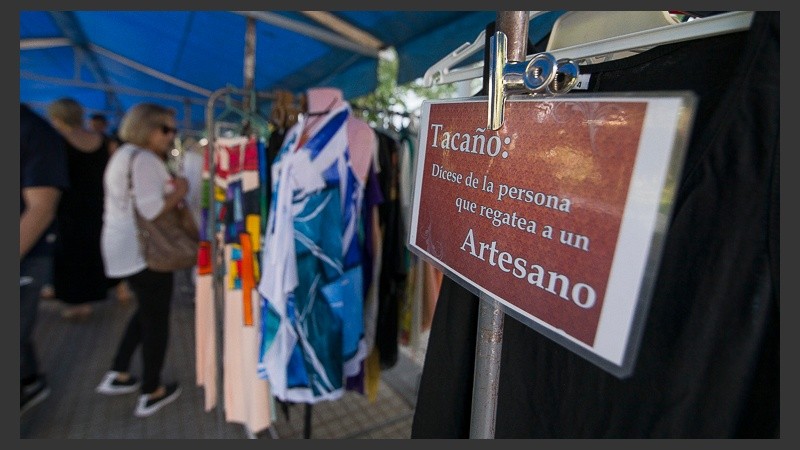 Un cartelito algo particular.