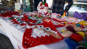 La Navidad se siente en la feria de economía solidaria.