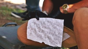 El mensaje escrito y dejado frente al Concejo.