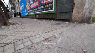 Las marcas que dejó la balacera en distintos edificios.