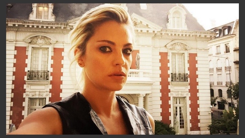 Dolores Fonzi, una de las personas que criticó la salida del país de Darthés.