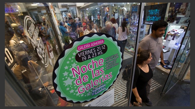 Hasta la medianoche locales abiertos en el centro.